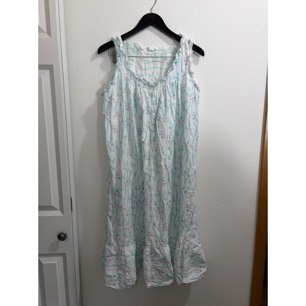 Vintage Large Moomoo Light Night Gown Floral Cottage Core Prairie Granny core
